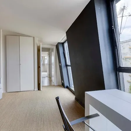 Luxury Penthouse With A/c Terrace & View-le Marais Paris