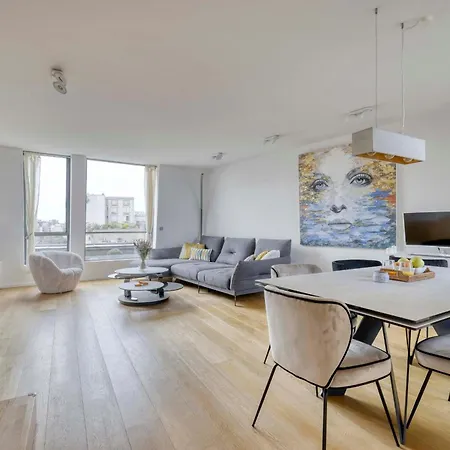 Daire Luxury Penthouse With A/c Terrace & View-le Marais