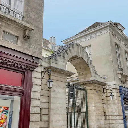 Luxury Penthouse With A/c Terrace & View-le Marais Paris